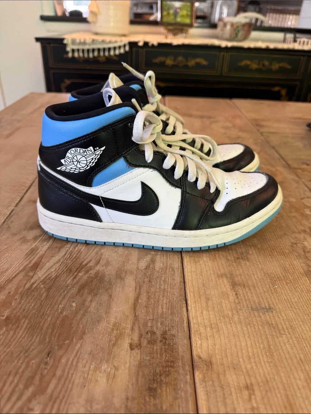 Jordan Kids High-Top Sneakers in Black, White & Light Blue